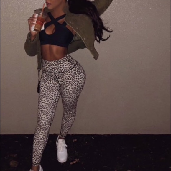 Animal print high waisted leggings small NWT - Picture 3 of 15